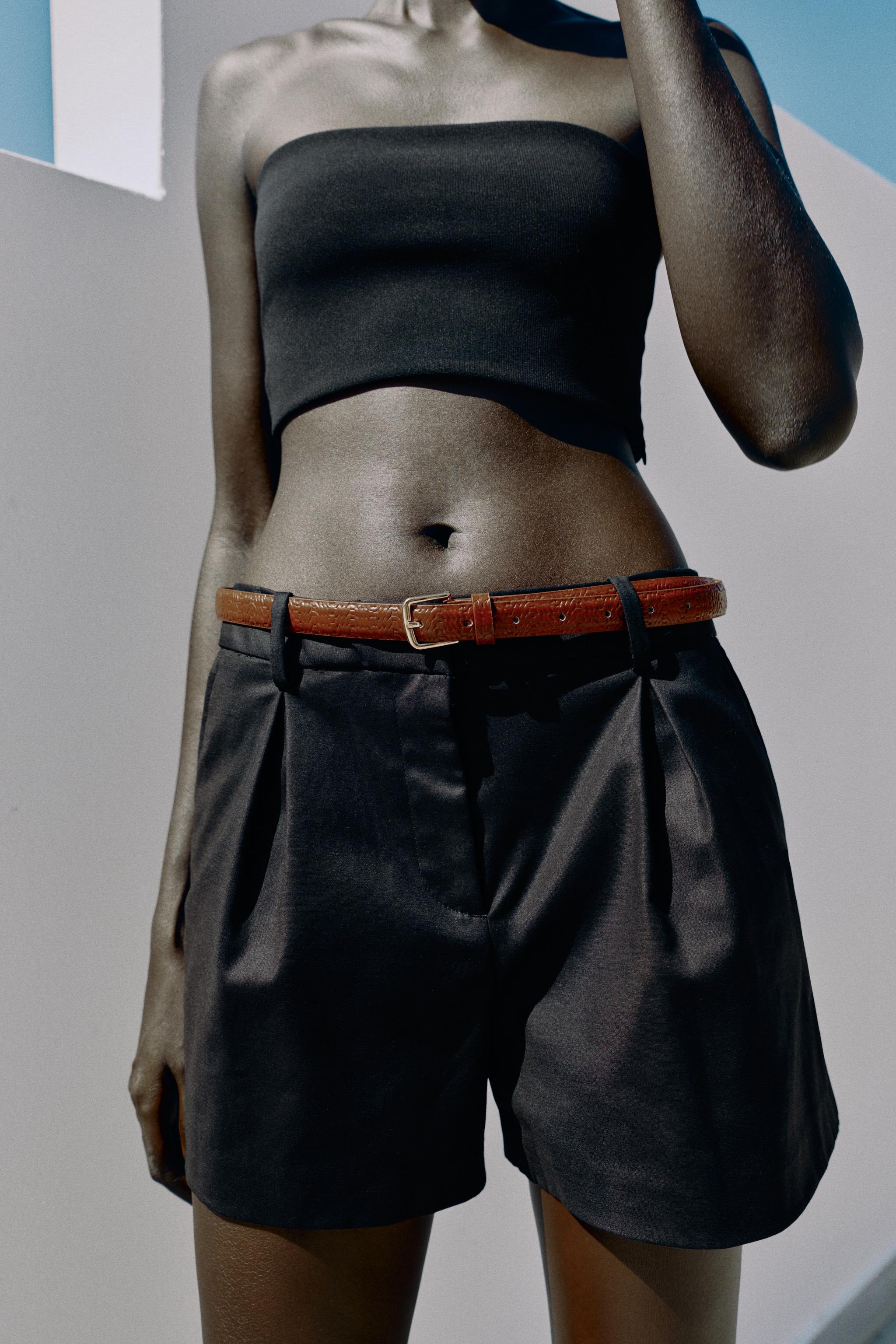 BELTED PLEATED SHORTS